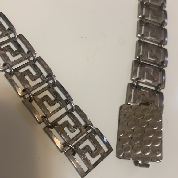 VINTAGE SILVER TONE METAL BELT UNBRANDED 30” IN LENGTH